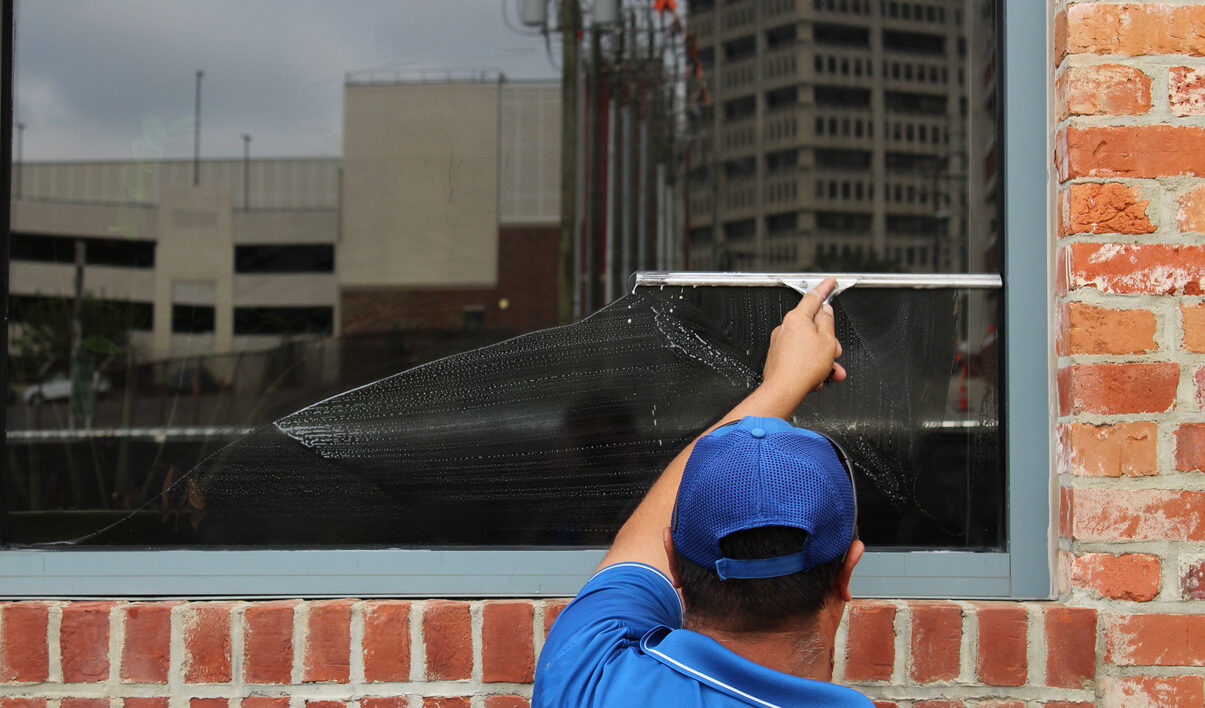 large-Lucky Strike_Ground_Window Cleaning_Flipped